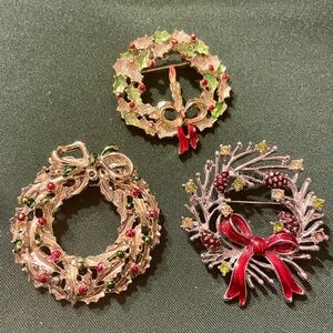Festive Wreath Brooch Set Lot Trio with Red and Green Accents